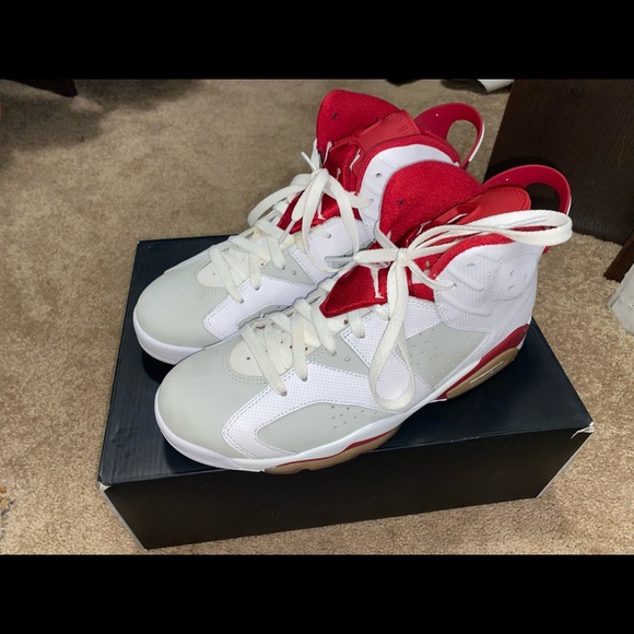 Air Jordan Retro 6s - Picture 2 of 5